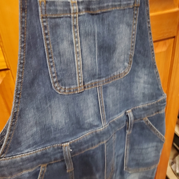 GAP DENIM STRETCH CROP OVERALLS - Picture 3 of 8